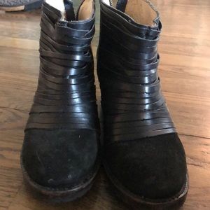 Super cute Freebird boots